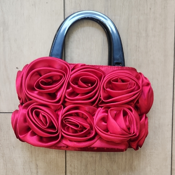 Red Floral Clutch Purse - Picture 5 of 6